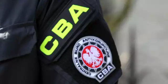 Funkcjonariusze CBA przeszukali miejsca zamieszkania zatrzymanych mężczyzn. Przeszukano również ich gabinety na uczelniach w Koninie oraz Szczecinie
