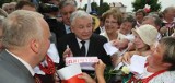 Kaczyński w Górnie brał dzieci na ręce i rozdał dziesiątki autografów (video, zdjęcia)