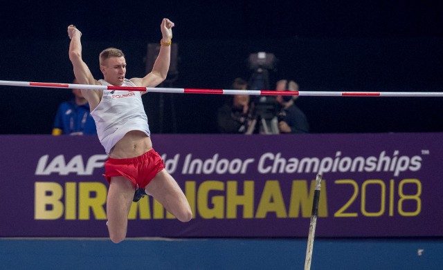 Piotr Lisek z OSOT Szczecin podczas HMŚ w Birmingham.