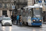 Awaria zwrotnicy na ul. Drobnera. Pasażerowie MPK Wrocław muszą uważać na zmianę trasy linii 6 i 7. Utrudnienia potrwają do końca dnia