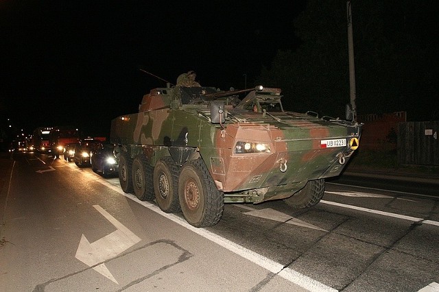 Kolumna wozów bojowych dotarła do Kielc w poniedziałek, późnym wieczorem.