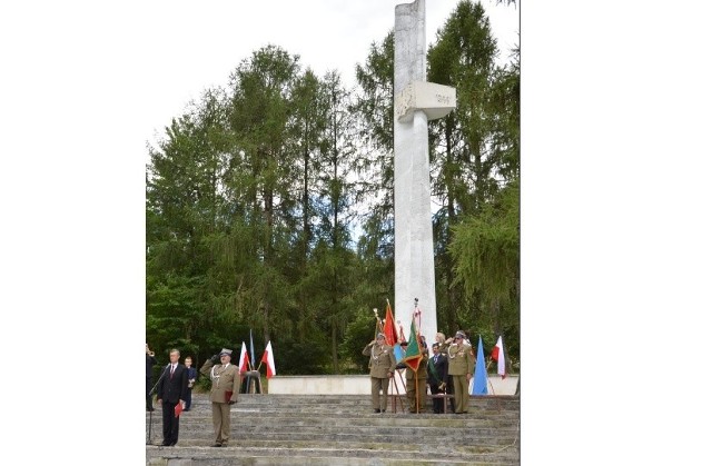 Pomnik Republiki Pińczowskiej jest symbolem walki o wolność. Co roku odbywają się tam uroczystości.