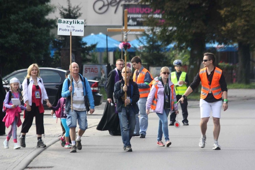 Pielgrzymka Zawierciańska na Jasną Górę 2014 wyruszyła na trasę [ZDJĘCIA]