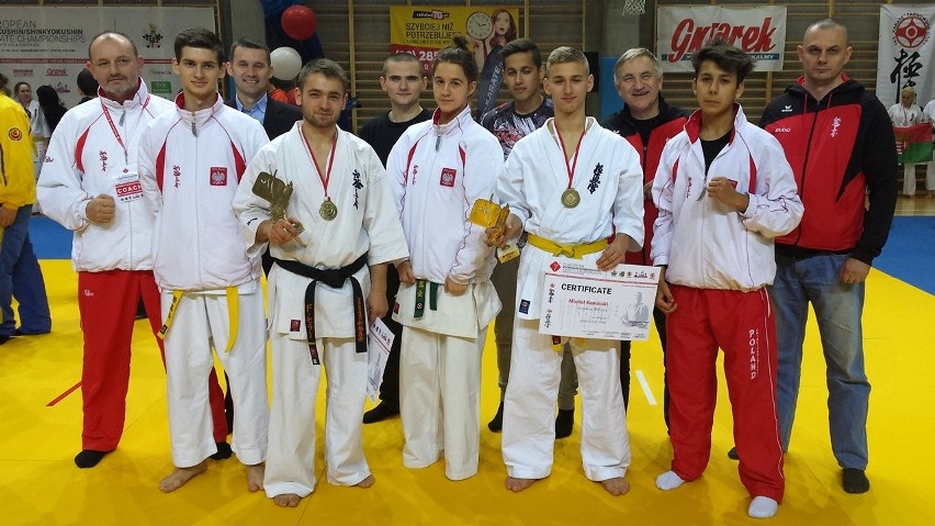 Przywieźli medale z mistrzostw Europy karate shinkyokushin [FOTO]
