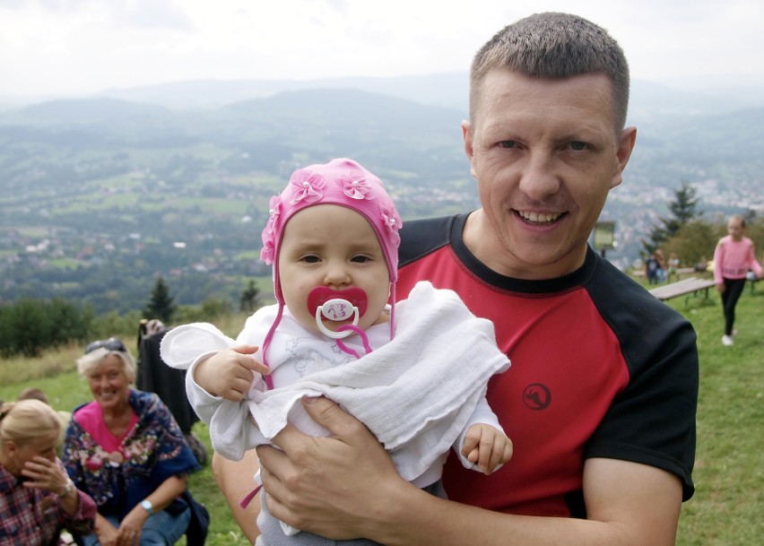 Odkryj Beskid Wyspowy. 53 złote rysie na Miejskiej Górze. W niedzielę szczyt zdobyło ponad 700 turystów