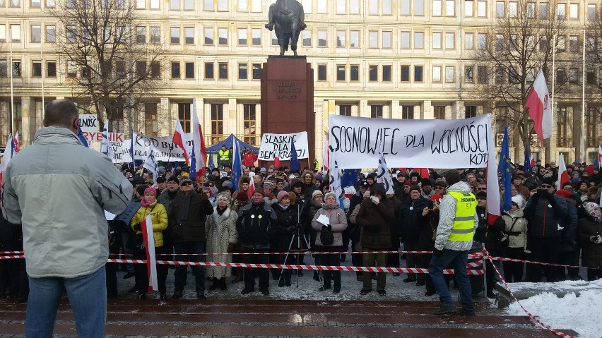 Manifestacja KOD w Katowicach. Trzeci raz [ZDJĘCIA + WIDEO]