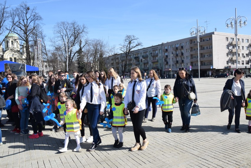 „Przystanek autyzm” to happening w Dzień Autyzmu na placu...