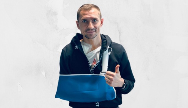 Artur Jędrzejczyk przeszedł operację złamanego obojczyka