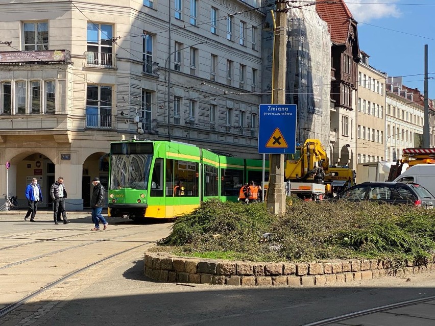 Do wykolejenia tramwaju doszło przed godz. 10....