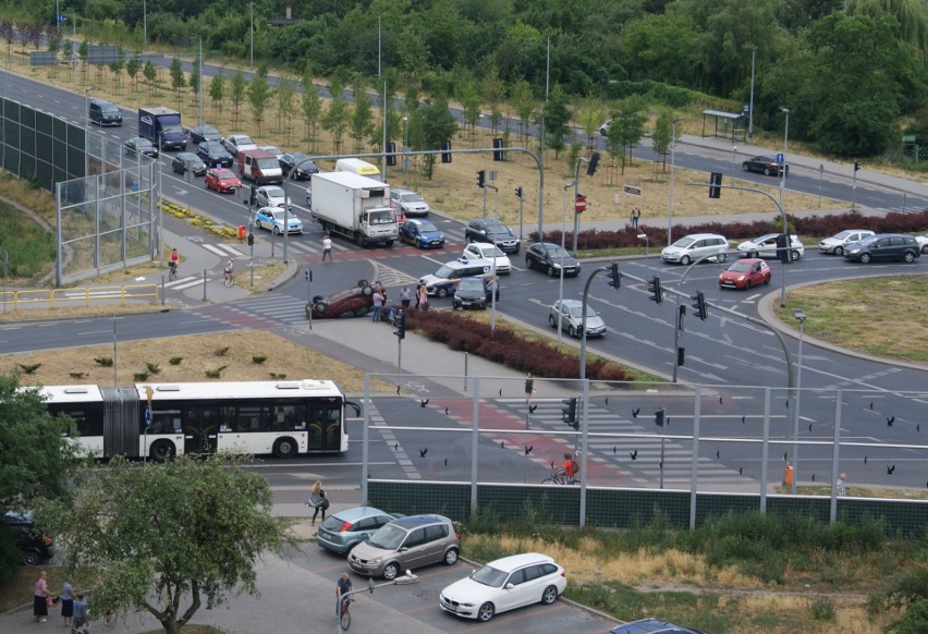 Dachowanie na średnicówce.  Na szczęście nikt nie został ranny