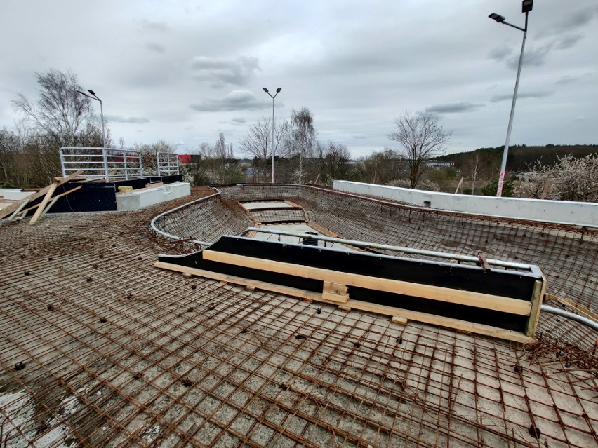 Skatepark na os. Majowym na Prawobrzeżu Szczecina nabiera kształtów. Zobacz zdjęcia                                     