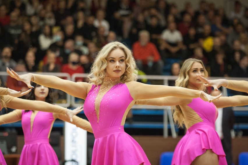 Cheerleaders Maxi podczas meczu Czarni Słupsk - Trefl Sopot [ZDJECIA]