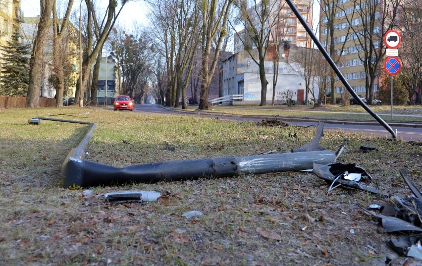 Wypadek w niedzielny poranek 13 lutego 2022. Auto prowadził...