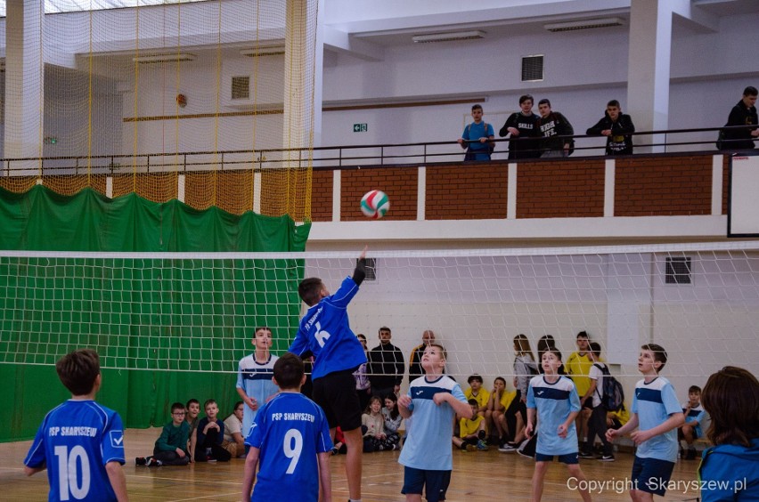 Młodzi siatkarze rozegrali w Skaryszewie Międzygminny Turniej w Mini Siatkówce