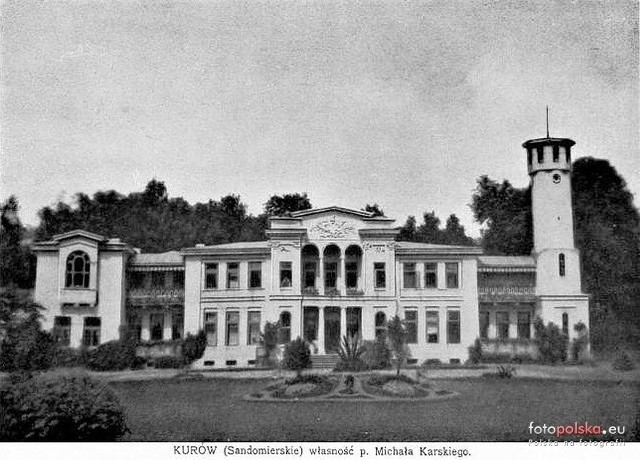 Zobaczcie imponujące zdjęcia Pałacu Karskich w okresie jego świetności, a także tego, co zostało z budowli. Na zdjęciu Pałac Karskich we Włostowie w latach 1905-1910