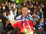 Paraolimpijczyk Mirosław Piesak zadaje pytania