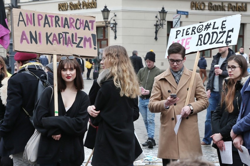 Manifa we Wrocławiu. Kobiety chcą prawa do aborcji. "Pier@#le nie rodzę!" [ZDJĘCIA]