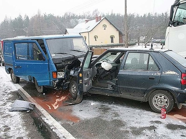 Czołowe zderzenie w miejscowości Kopki w pow. niżańskim