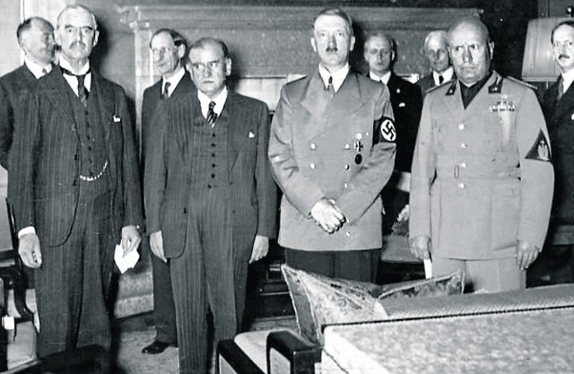 Chamberlain, Daladier, Hitler i Mussolini - sygnatariusze układu
