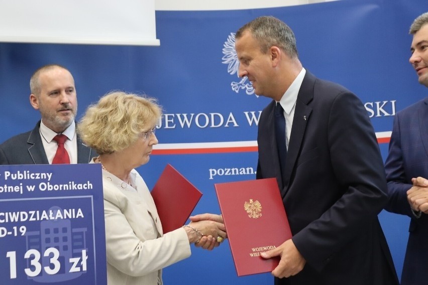 Wojewoda Wielkopolski Michał Zieliński podpisał umowę na...