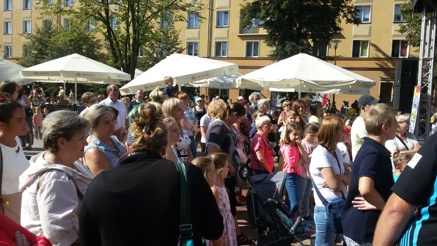 Tychy: na placu Baczyńskiego trwa pierwszy Tyski Festiwal Smaków ZDJĘCIA