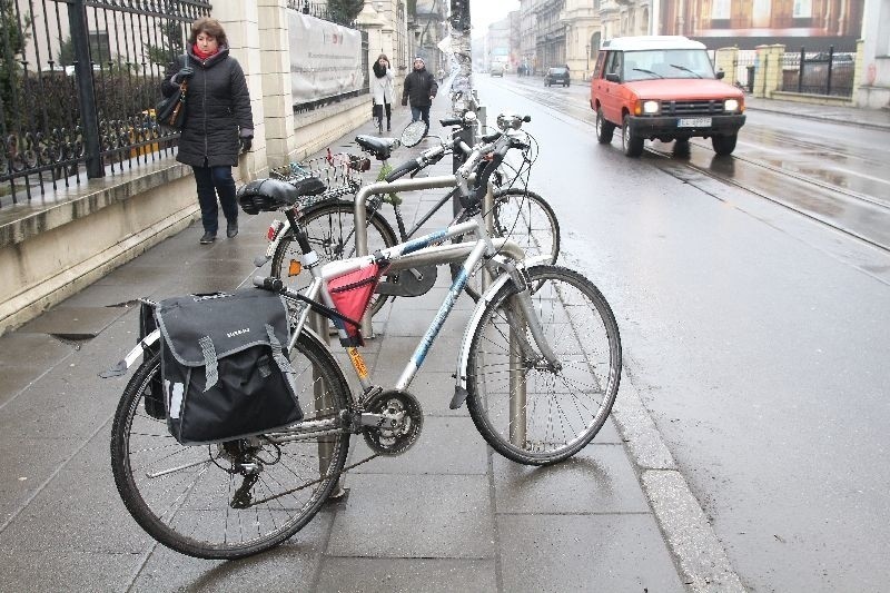 Będą nowe stojaki dla rowerów w Łodzi. Mogą się o nie ubiegać szkoły. Zgłoszenia na adres...