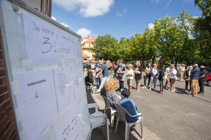 O godz. 12 najwyższą frekwencję w słupskim okręgu wyborczym odnotowano w Łebie - 44,21 proc.  