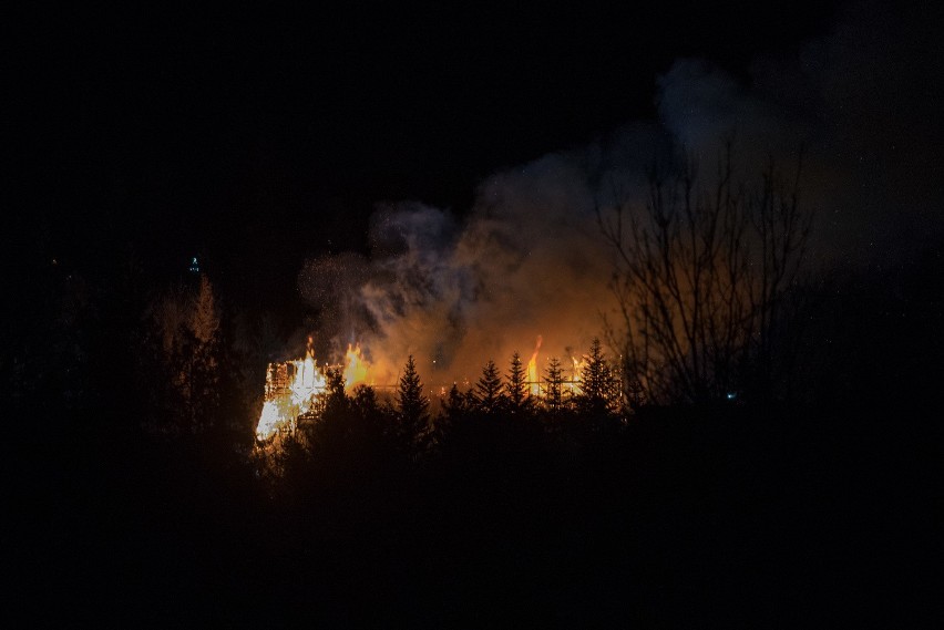 Kościelisko. Ogromny pożar budynku na Salamandrze [ZDJĘCIA]