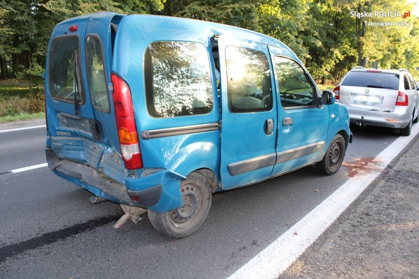 W Świerklańcu zderzyły się trzy samochody. Dwie osoby...