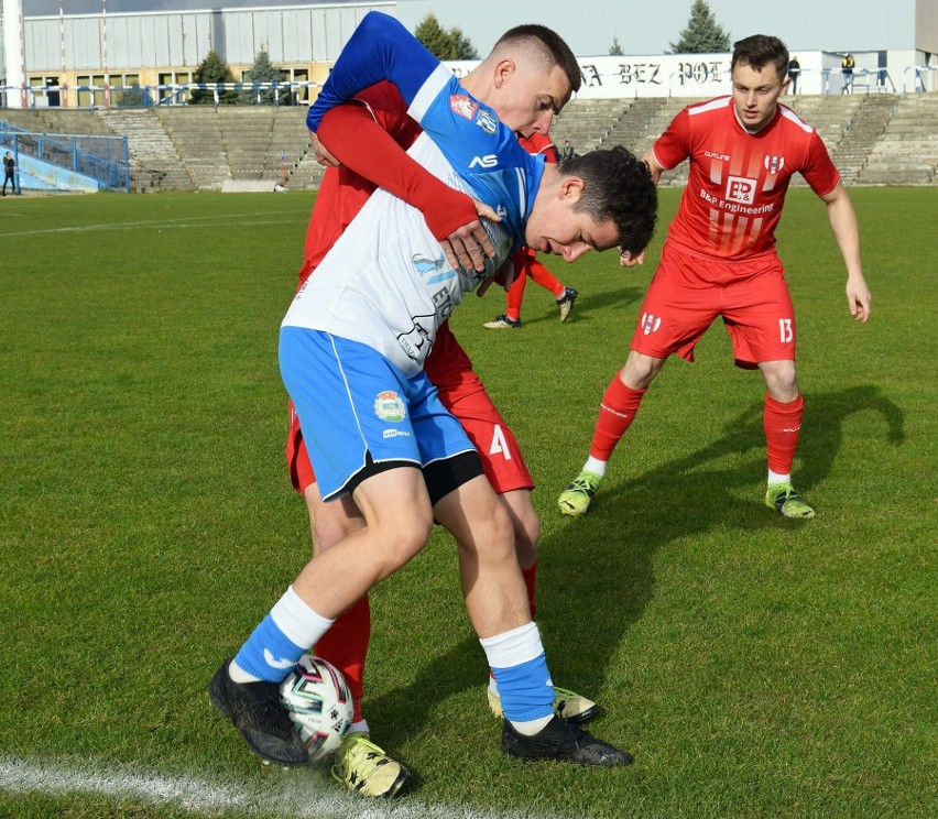 4 liga podkarpacka. Orzeł Przeworsk przez godzinę grał w dziesięciu w Dębicy