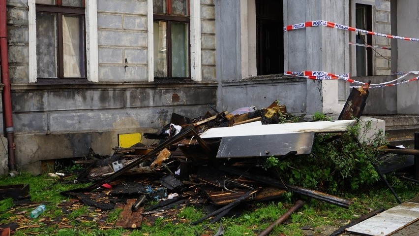 Większość mieszkań, choć nie były objęte pożarem, zostało...