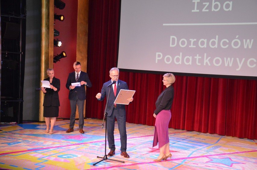 Nagroda „Filar Przedsiębiorców 2022” i grad wyróżnień dla małopolskich doradców podatkowych. W ciężkich czasach wszyscy ich potrzebują 