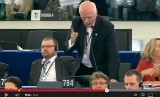 Janusz Korwin-Mikke w europarlamencie grozi pseudonaukowcom więzieniem [WYSTĄPIENIE WIDEO]