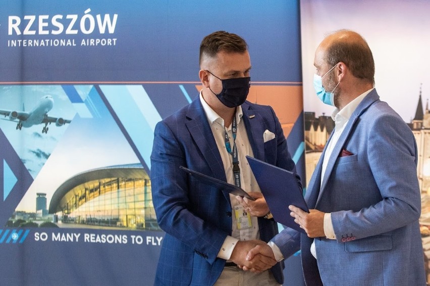 Lotnisko i Rzeszów wznawiają współpracę promocyjną. Umowa jest do marca przyszłego roku  
