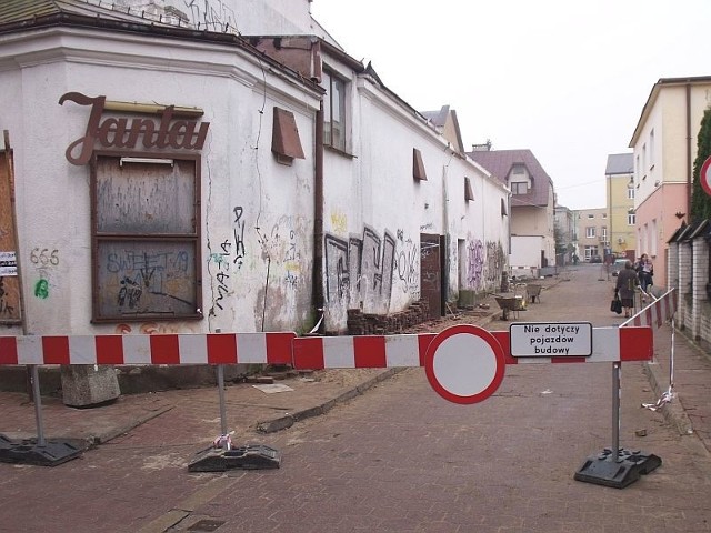 Z ulicy Przechodniej na ulicę Kilińskiego dostaniemy się tylko pieszo.