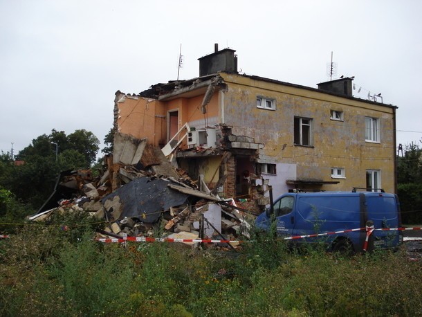 Tak wygląda budynek po wybuchu gazu.