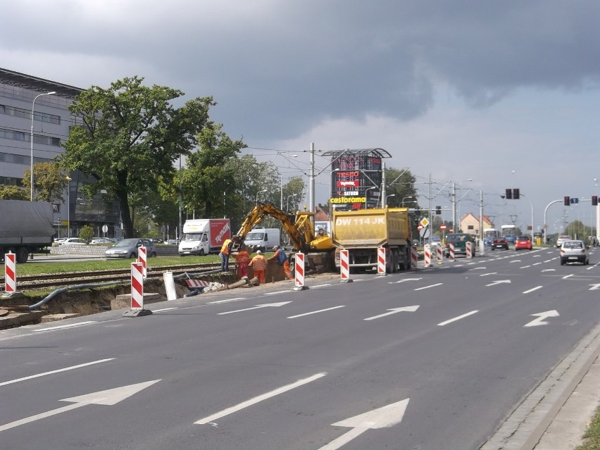 Wrocław: Remont Legnickiej ma ułatwić dojazd do Magnolia Park (ZDJĘCIA)