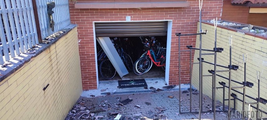 Pożar popularnego sklepu i serwisu rowerowego w Opolu. Jedna osoba trafiła do szpitala