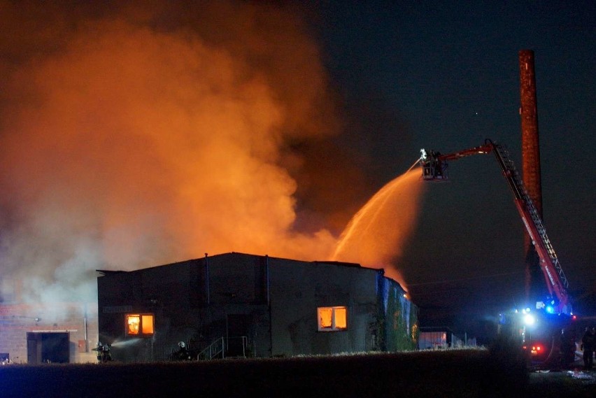 Pożar w Zagorzynie wybuchł około godziny 21.40. Kłęby...
