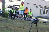 Uczniowie i nauczyciele technikum informatycznego w Opatowie uczyli się pilotować drony [ZDJĘCIA]