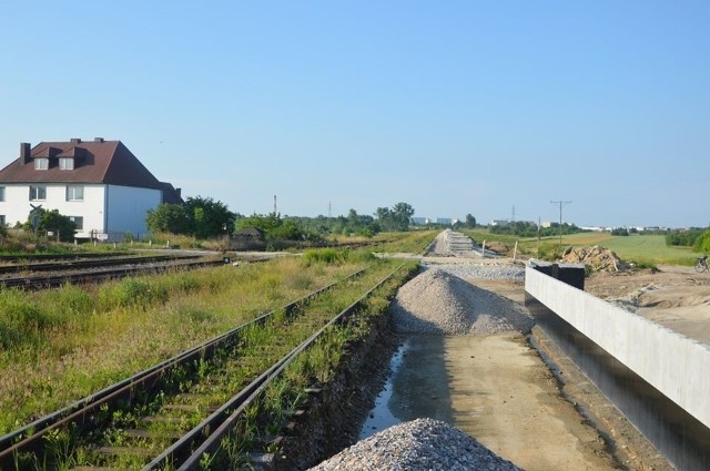 W Starej Woli Gołębiowskiej trwa już budowa przystanku kolejowego.