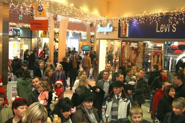 Kieleckie galerie handlowe były przez cały weekend oblężone