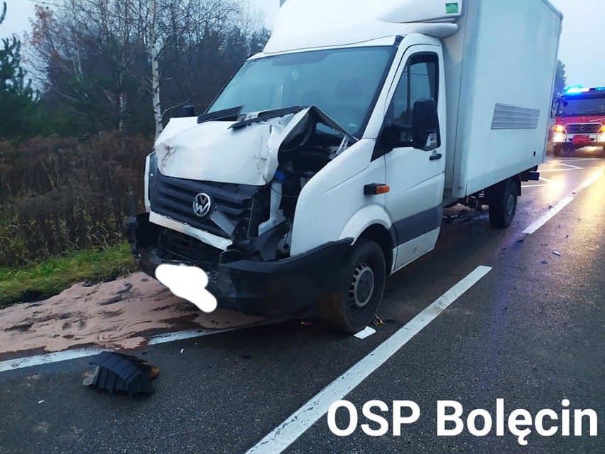 Piła Kościelecka. Bus zderzył się z samochodem dostawczym. Cztery osoby zostały ranne