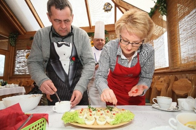 Mąż dzielnie wspomagał wicewojewodę Beatę Oczkowicz, ale tylko w sprawach technicznych, do kulinariów się nie mieszał.
