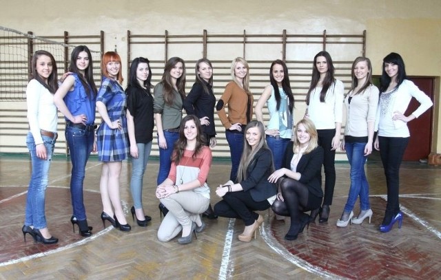 Nie obyło się bez pamiątkowego zdjęcia grupy finałowej Miss Polonia Ziemi Radomskiej 2012 i reprezentantek ubiegłorocznych finalistek: (od lewej dolny rząd) Magdy Adamiec, Amandy Wieczorek i Pauliny Bochyńskiej.