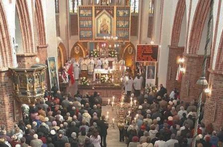 Zobacz jak zmieniła się religijność w naszym kraju.