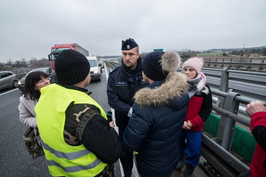 Protest rolników na trasie S8 w Rawie Mazowieckiej. Zablokowana droga, objazdy dla kierowców