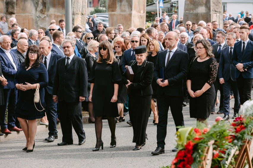 Ostatnia droga śp. Tadeusza Ferenca. Były prezydent Rzeszowa spoczął w Alei Zasłużonych na cmentarzu Wilkowyja [ZDJĘCIA]