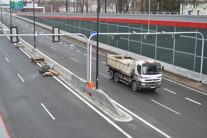 24.02.16 gliwice dtś budowa malowanie średnicówka drogowa...