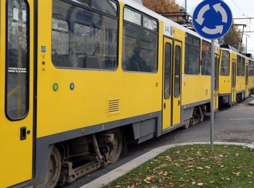 "Śmierdział i zesr...ł się". Motornicza wyrzuciła pasażera z tramwaju 